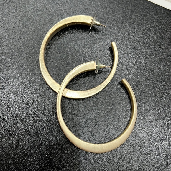 Kendra Scott Jewelry - Kendra Scott gold hoop earrings